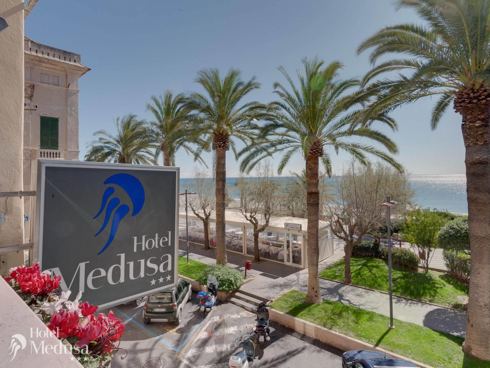 Hotel Medusa Finale Ligure Esterno foto